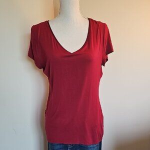 White House Black Market CRANBERRY V-Neck Short Sleeve Top